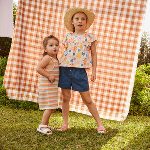 Túnica de manga corta con estampado de flores para niña. 