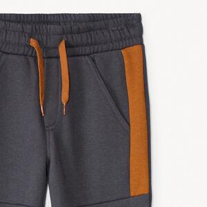 Jogging bicolor con bolsillos niño 