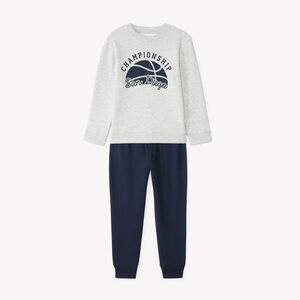 Conjunto de chándal de felpa con estampado para niño. 