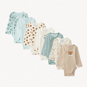 Lot de 7 bodies manches longues motifs forêt pour bébé garçon avec ouvertures différentes selon l'âge  Main Lot de 7 bodies manches longues motifs forêt pour bébé garçon avec ouvertures différentes selon l'âge
