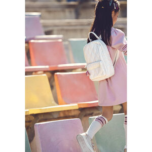 Mochila acolchada con pompón niña 