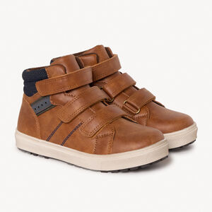 Botines marrones con triple velcro y detalles en azul marino para niño 