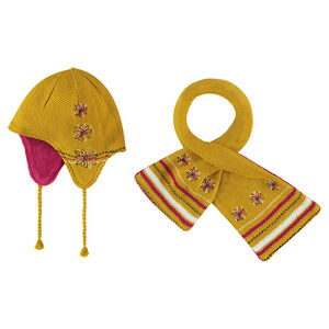 Conjunto de gorro y bufanda de punto con dibujo de jacquard 