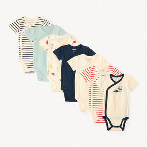 Lote de 7 bodies de manga corta con motivos marinos para bebé niño con aberturas diferentes según la edad. 