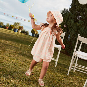 Conjunto de 2 piezas: top sin mangas + pantalón corto de bordado inglés para niña. 