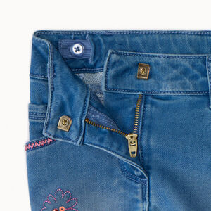 Short vaquero con bordados y lentejuelas para niña 