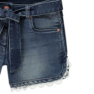 Short vaquero desgastado con detalles de encaje para niña  Main Short vaquero desgastado con detalles de encaje para niña