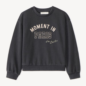 Sudadera oversize de felpa para niña con bordado divertido. 