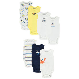 Pack de 7 bodies de bebé con estampado de barco y animales marinos. 