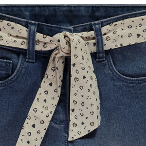 Jean slim de denim con cinturón de foulard niña 