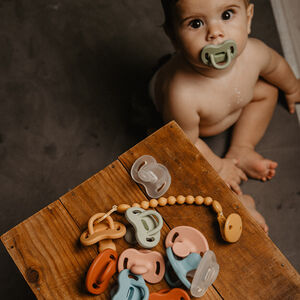 Sucette réversible en silicone Colour Essence 0-6M Vert 