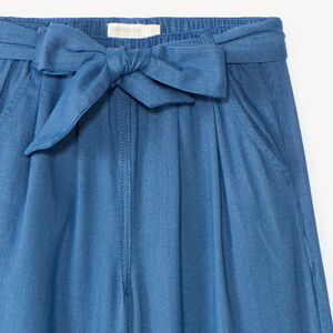Pantalón de niña de tela amplia y lisa 