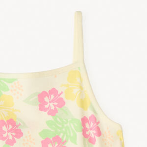 Peto corto de jersey con estampado fantasía para niña. 