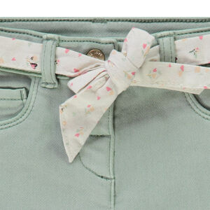 Jean recto con cinturón para anudar estampado para bebé niña 