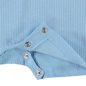 Combinaison courte en maille côte avec crabe fantaisie pour bébé garçon 