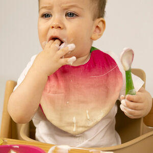 Babero para bebé Ramona the Radish 