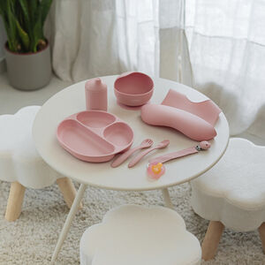 Plato con ventosa y cubiertos +6M rosa 