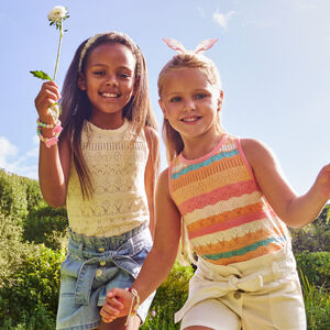 Top de punto calado para niña 