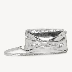 Bolso bandolera de polipiel metálica con lazo para niña 