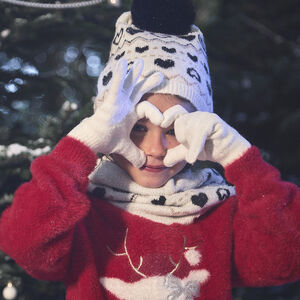 Conjunto de gorro + bufanda de punto fantasia con pompón para niña 