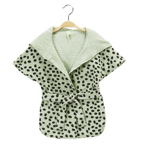 Bañador con capucha de algodón orgánico estampado. 