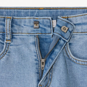 Pantalón cargo vaquero efecto desgastado con bolsillos para niño 