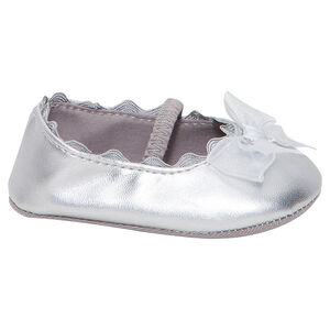 Merceditas plateadas con elástico y lazo de tul 