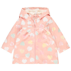 Parka de goma con colores cambiantes estampada de corazones para niña. 