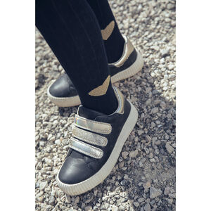 Zapatillas negras con tiras adherentes Main Zapatillas negras con tiras adherentes