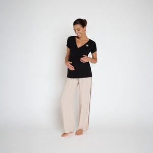 T-shirt de pyjama de grossesse manches courtes brodé cœur  Main T-shirt de pyjama de grossesse manches courtes brodé cœur