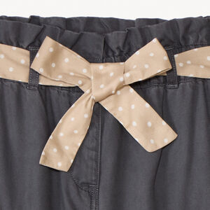 Pantalón recto estilo cargo con cinturilla niña 
