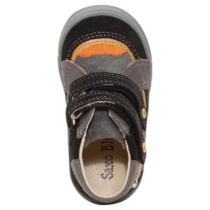 Botines de piel con aplicaciones en contraste. 