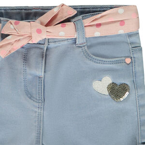 Short vaquero con cinturón para anudar y lentejuelas para bebé niña  Main Short vaquero con cinturón para anudar y lentejuelas para bebé niña
