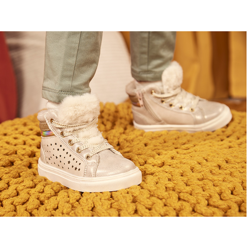 Botines fantasía forrados con estrellas para niña 