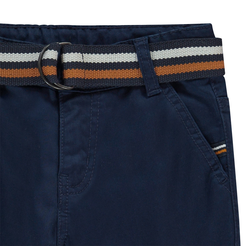 Pantalon chino en twill satin avec ceinture rayée pour garçon Main Pantalon chino en twill satin avec ceinture rayée pour garçon
