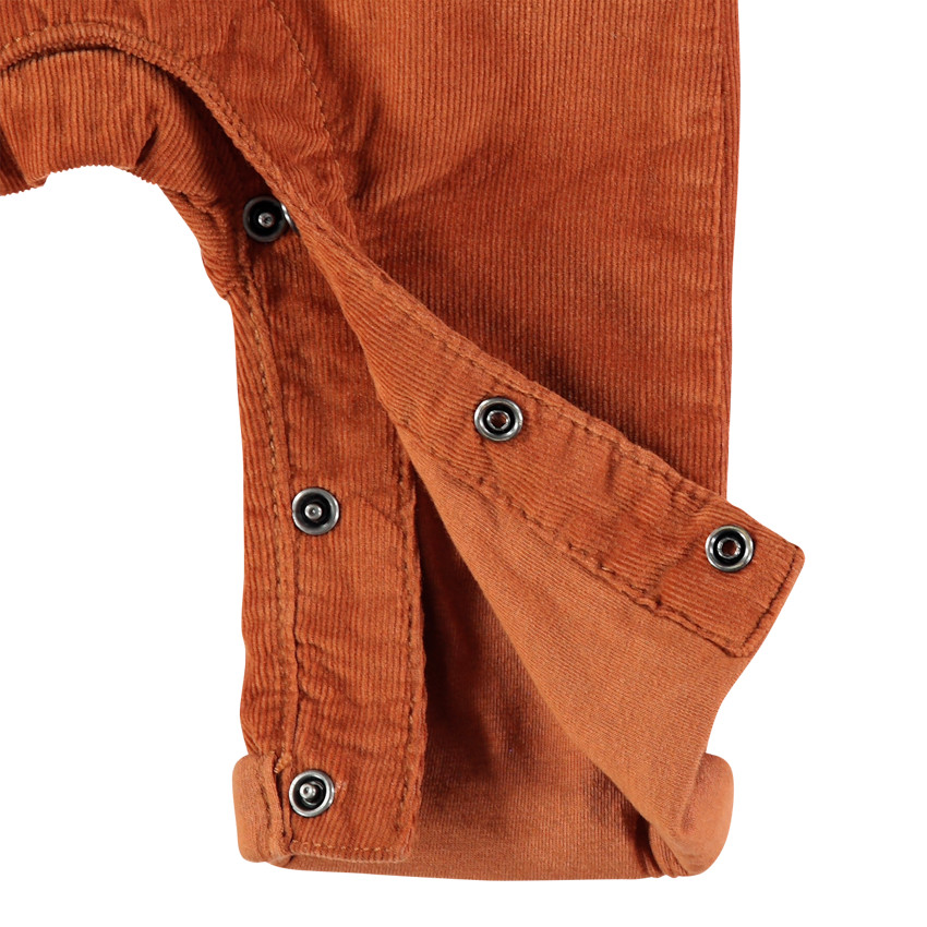 Salopette longue en velours côtelé et poche kangourou 