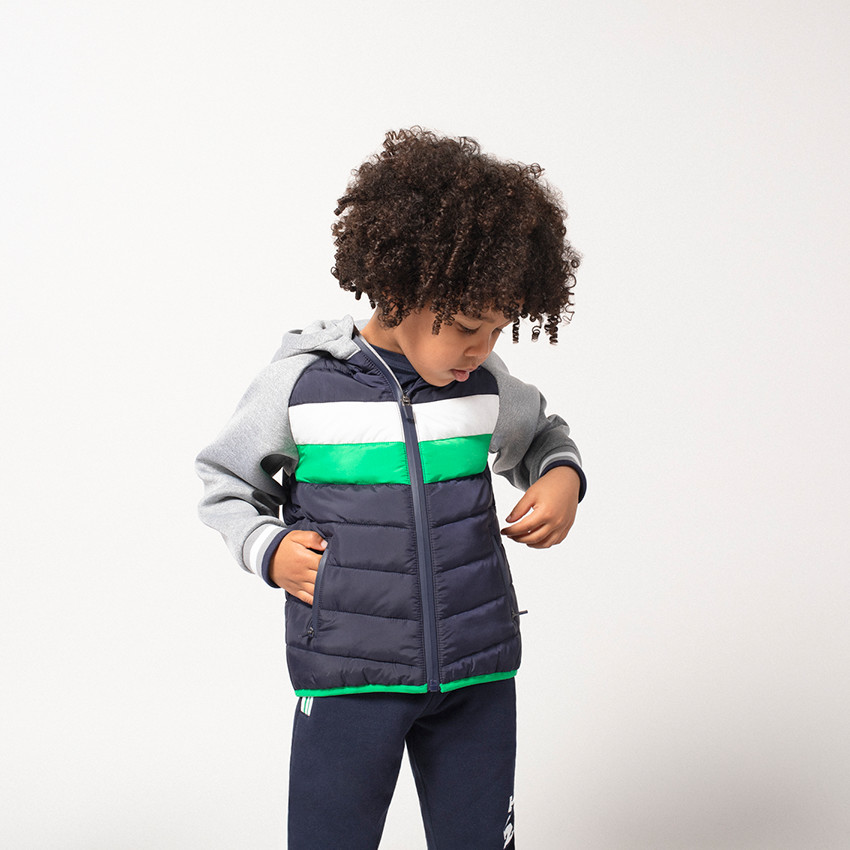 Anorak de dos materiales con capucha 