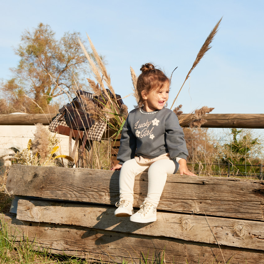 Sudadera 2 en 1 de felpa bordada para niña. 