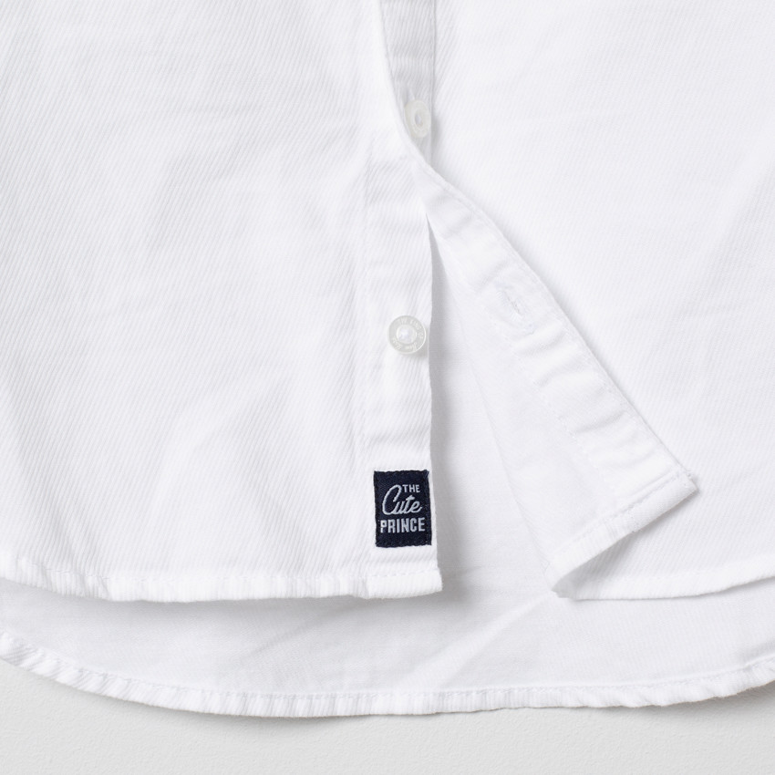 Chemise blanche à noeud papillon amovible 