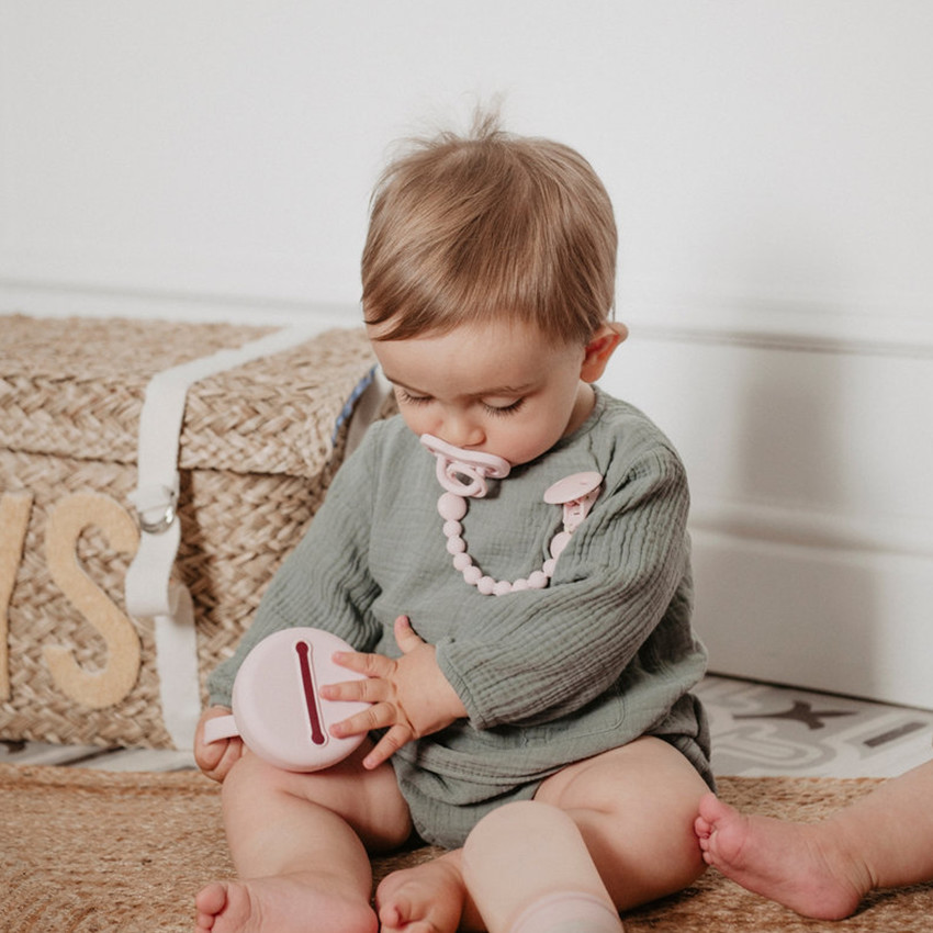 Sujetachupetes con pinza y bolitas silicona Colour Essence verde lima 