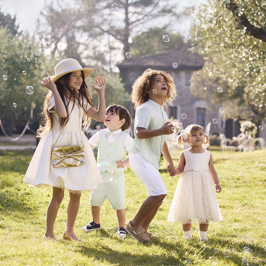 Vestido de ceremonia bimaterial con espalda calada en forma de corazón para niña bebé 