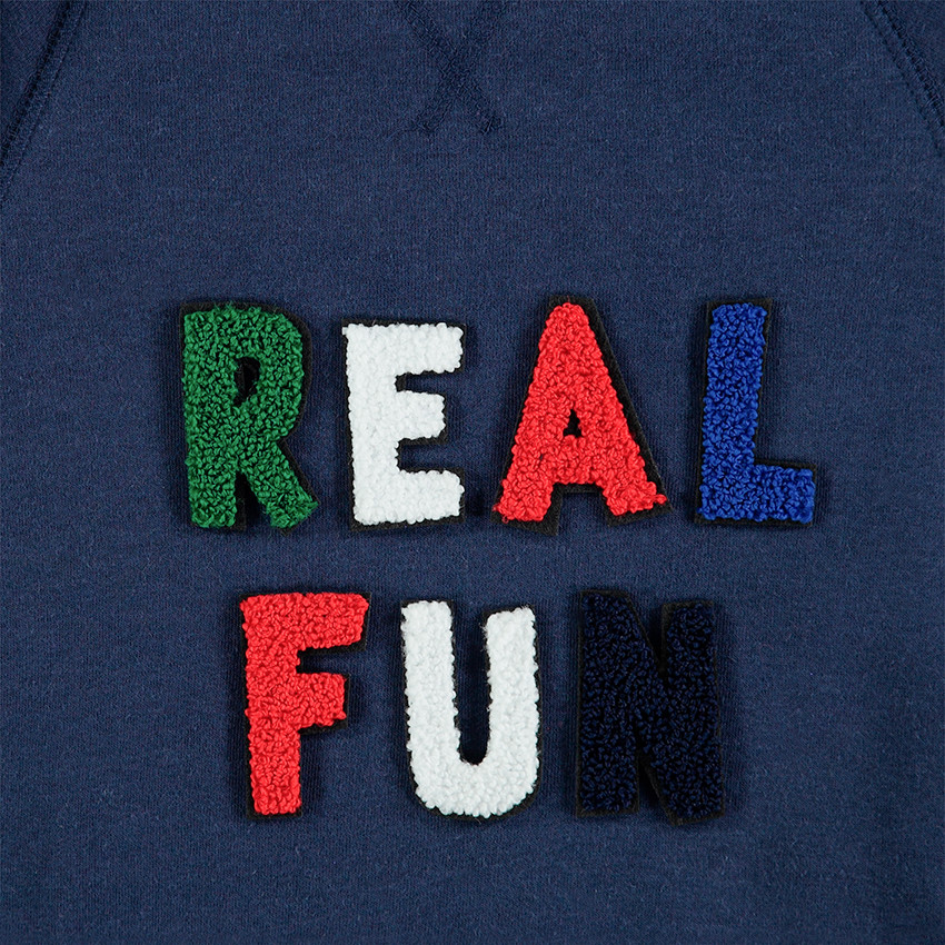 Sudadera de felpa con letras adhesivas de rizo 