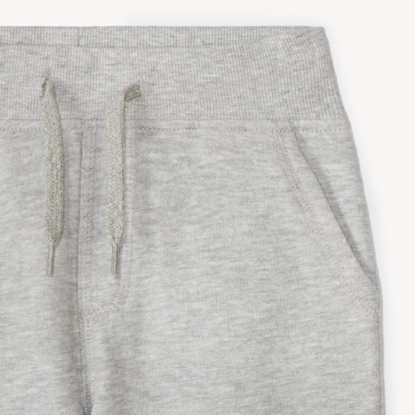 Bermudas de felpa unicolor con cintura elástica para niño 