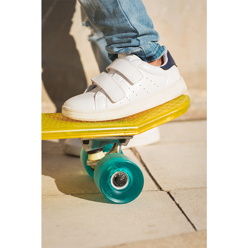 Zapatillas bajas con velcro del 20 al 23 