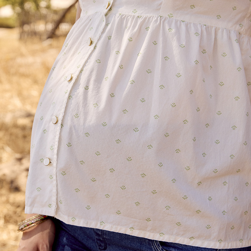 Blusa de manga corta con volantes y estampado para mujer 