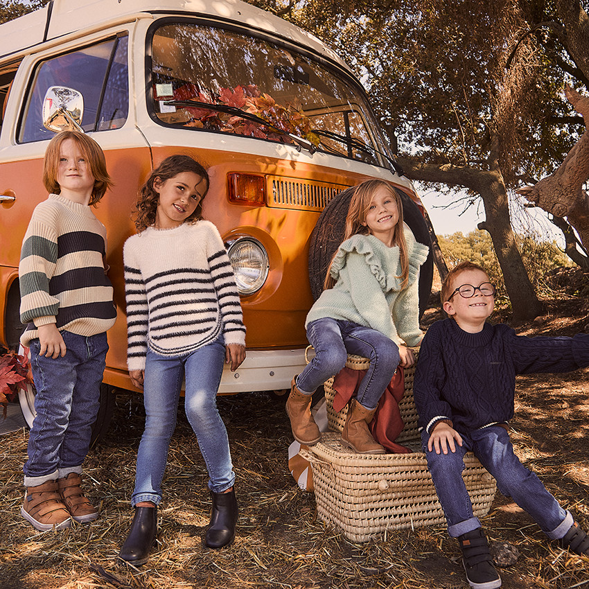 Jersey de punto liso con efecto trenzado y ribete de color para niño 