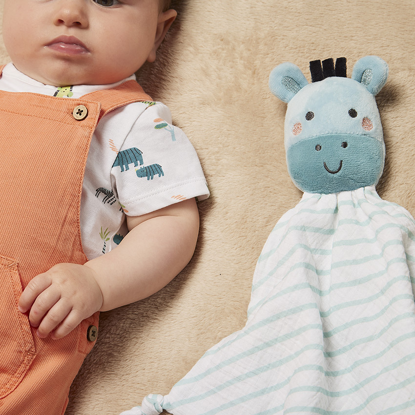 Conjunto 2 piezas peto corto + camiseta estampada para bebé niño 