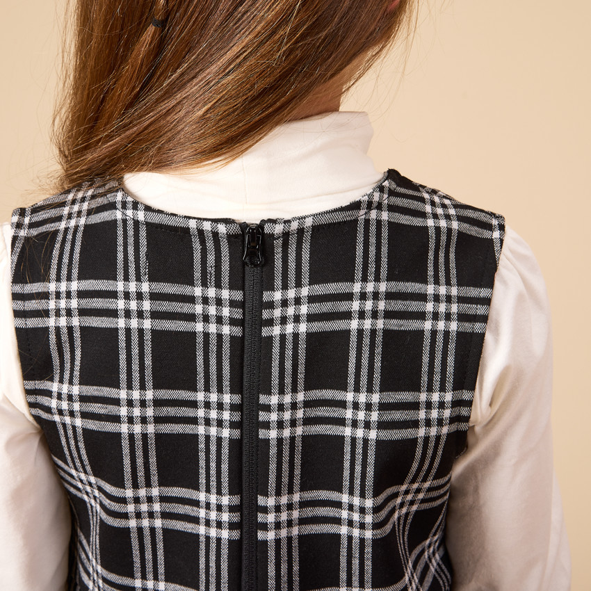 Vestido sin mangas a cuadros con detalles decorativos para niña 