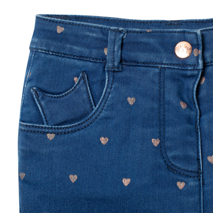 Vaquero forrado micropolar estampado corazones  all-over 