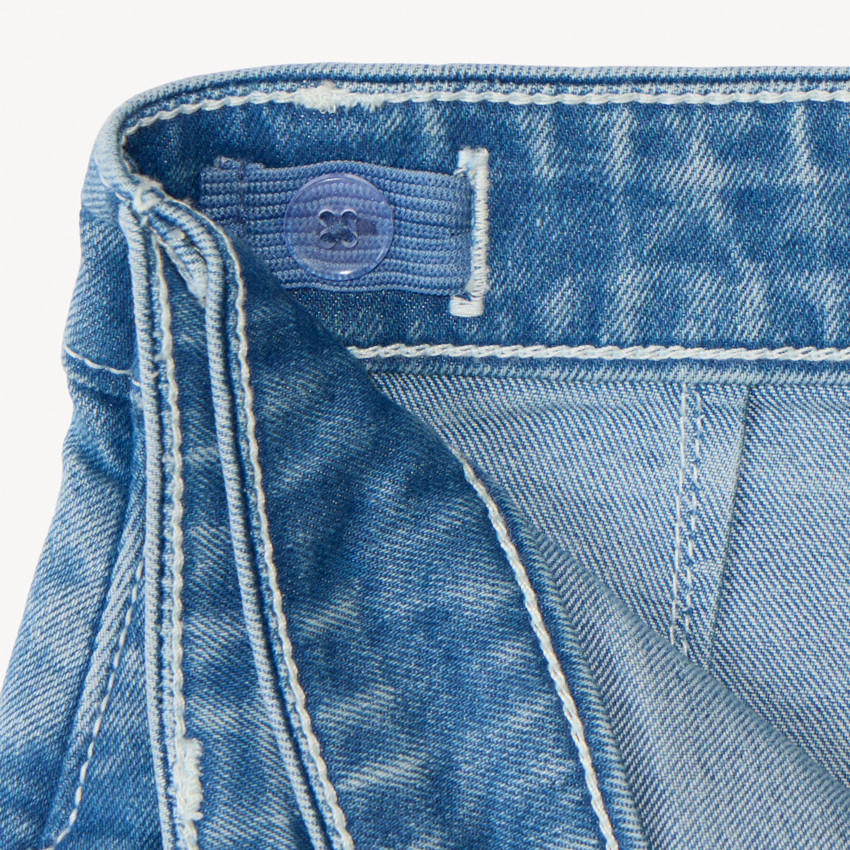 Falda corta de mezclilla para niña 